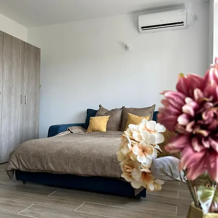Apartment Summit *